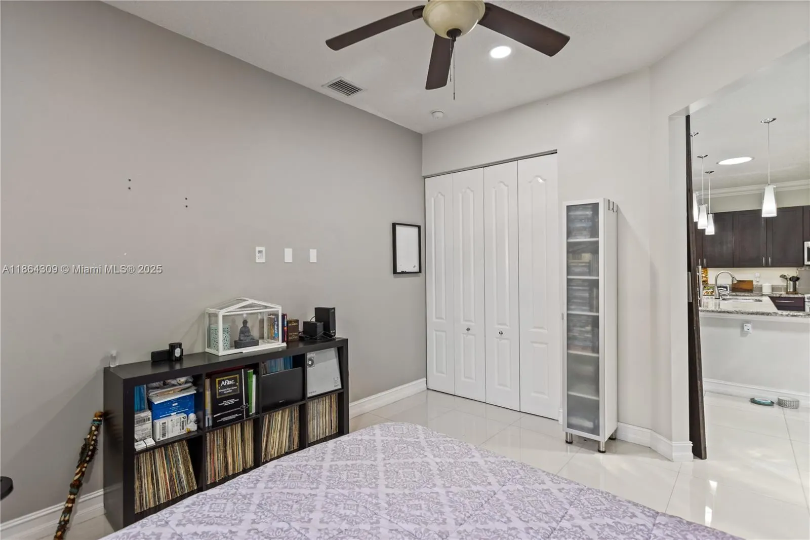 228 SW 4th St