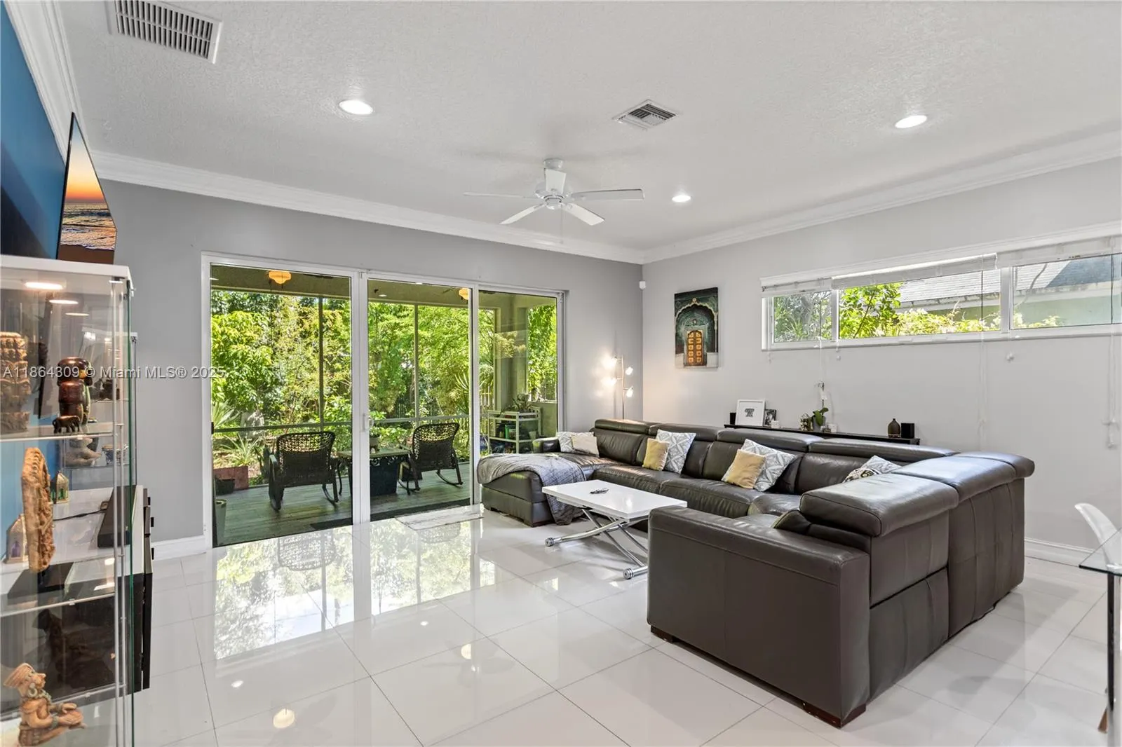 228 SW 4th St