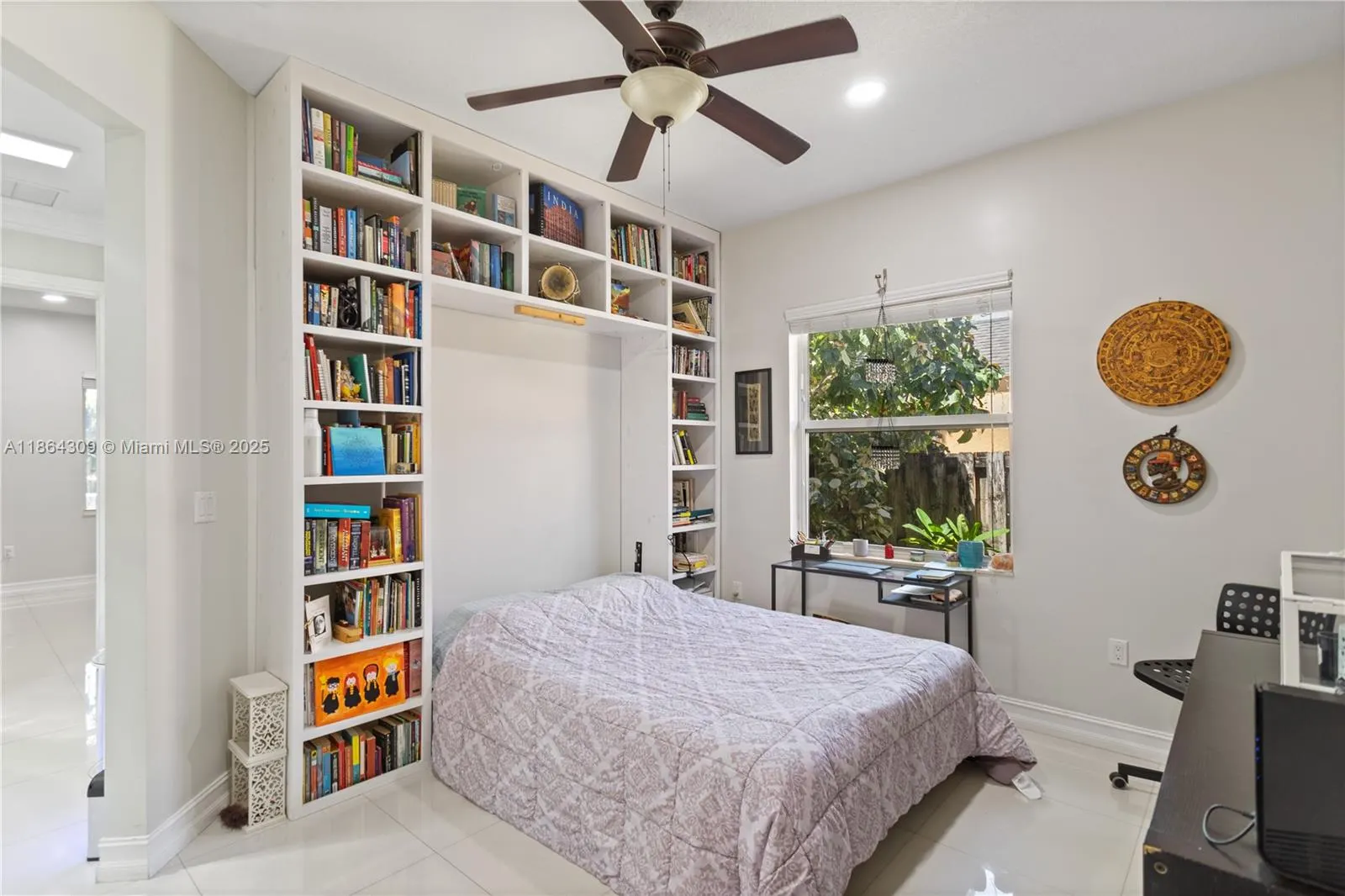 228 SW 4th St
