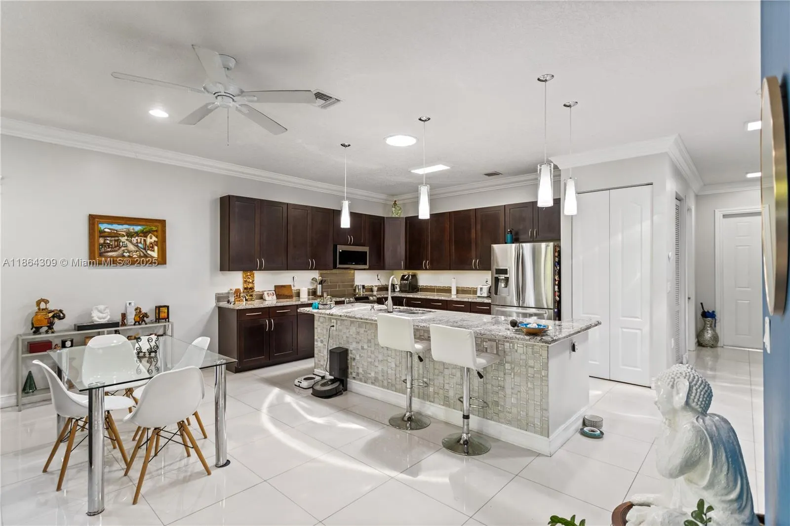 228 SW 4th St