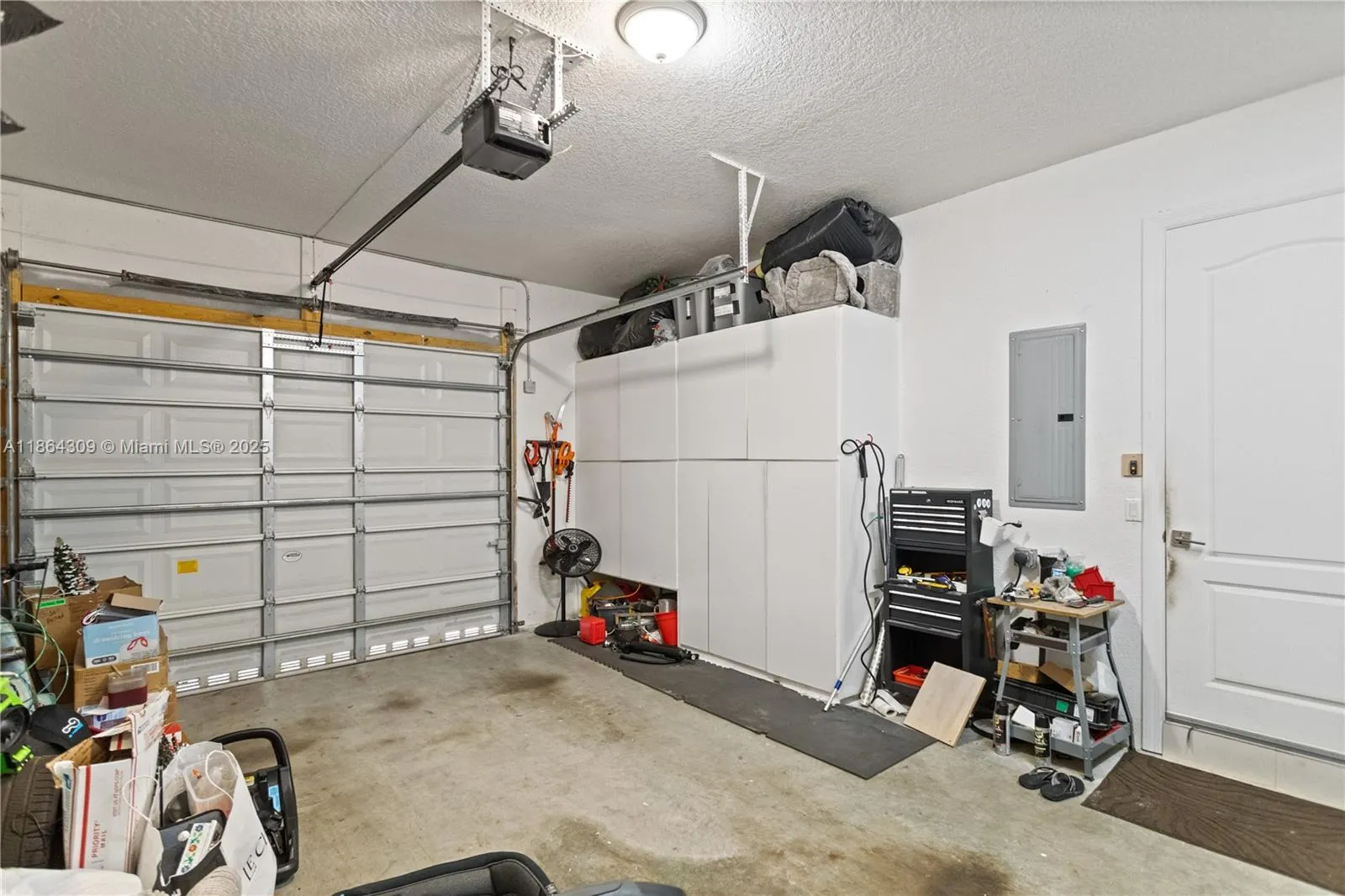 228 SW 4th St