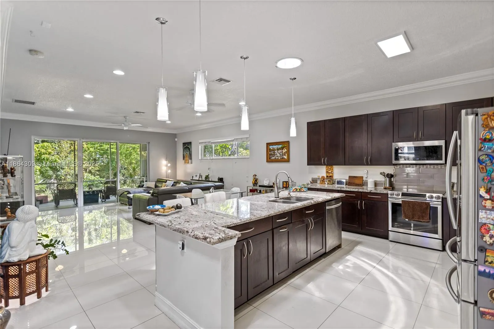 228 SW 4th St