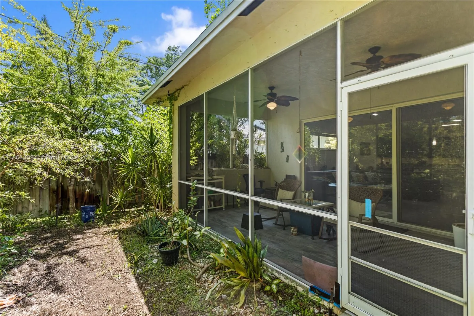 228 SW 4th St