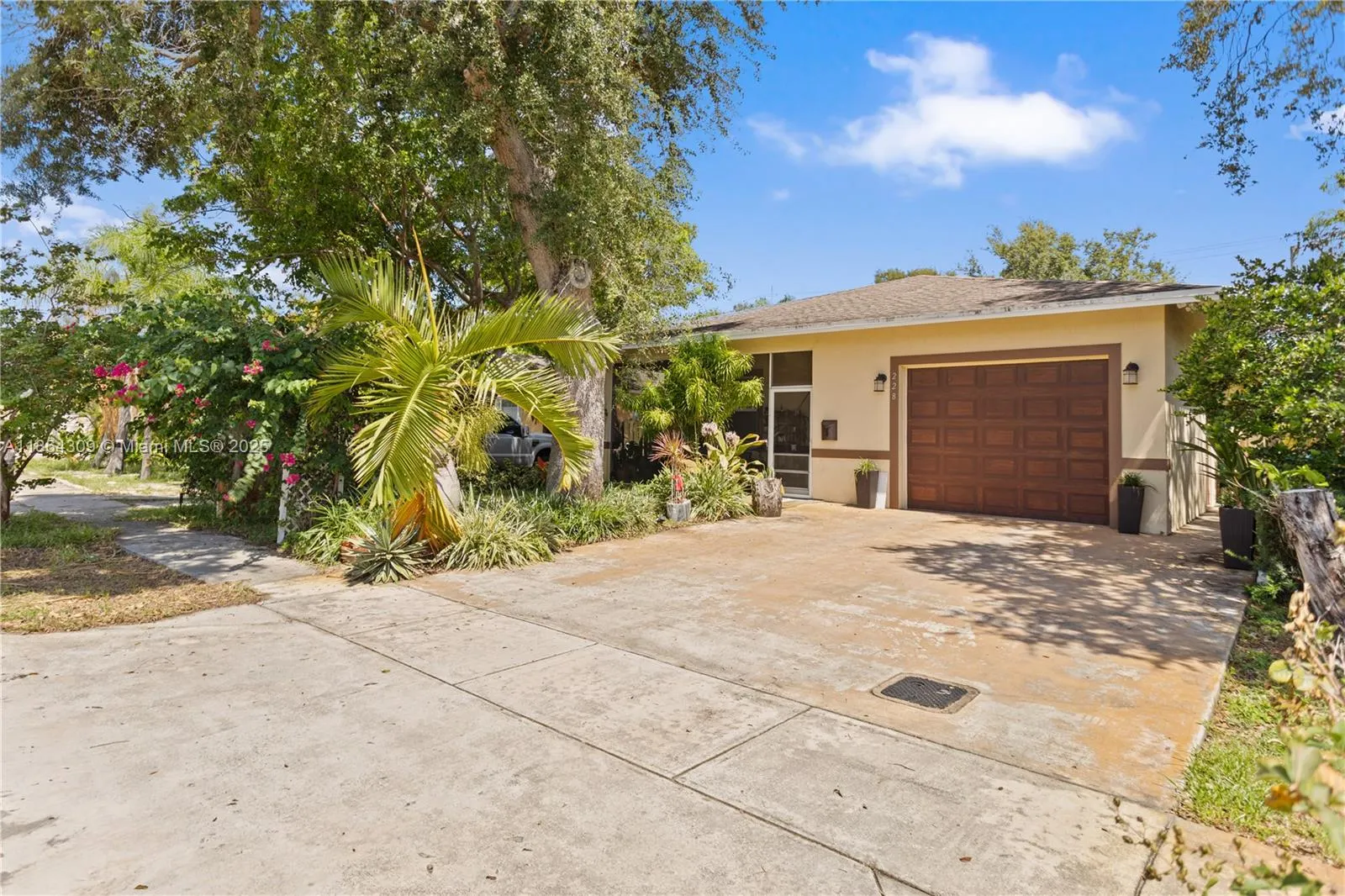 228 SW 4th St