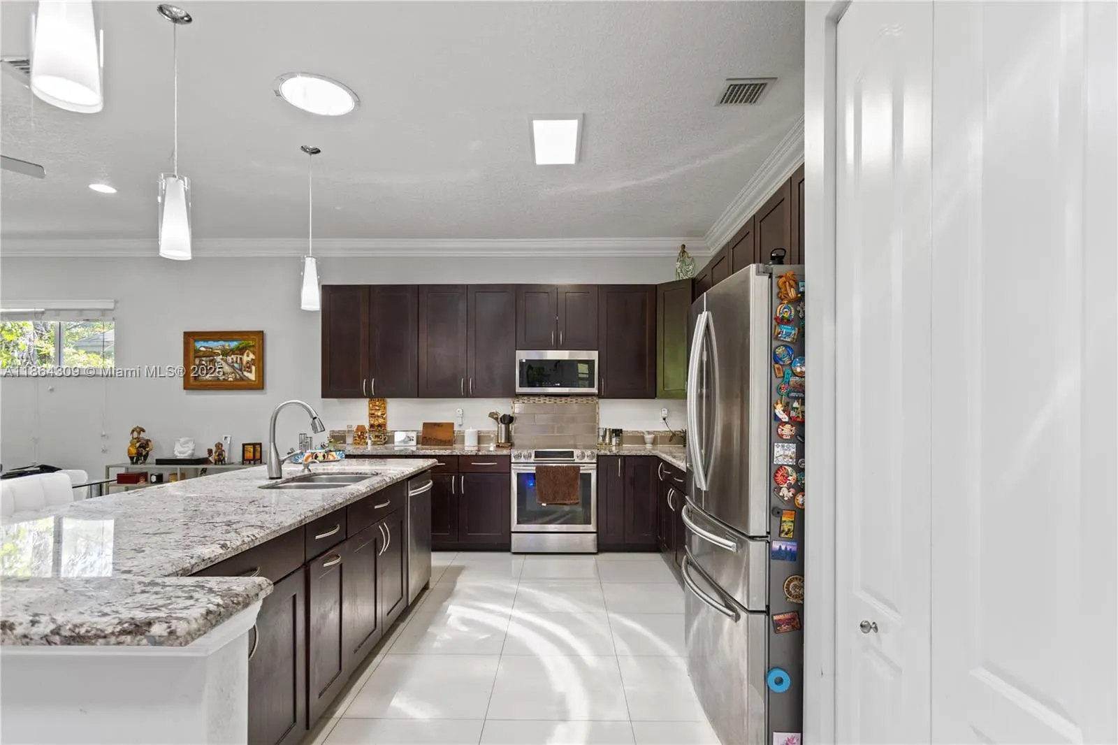 228 SW 4th St