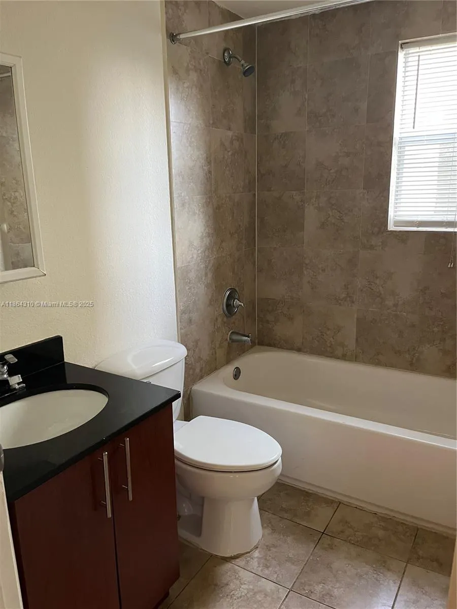 2931 Sheridan Ave, #7