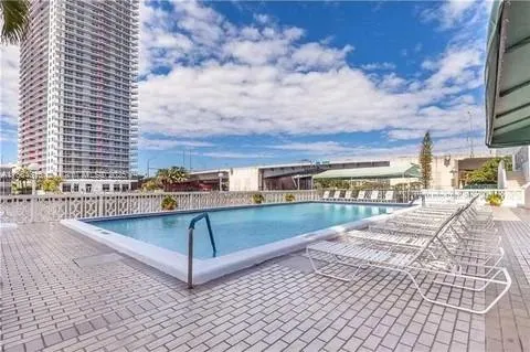 1817 S Ocean Dr, #622