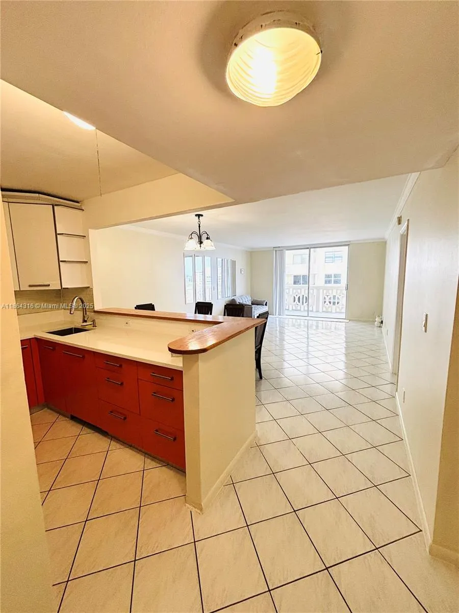 1817 S Ocean Dr, #622