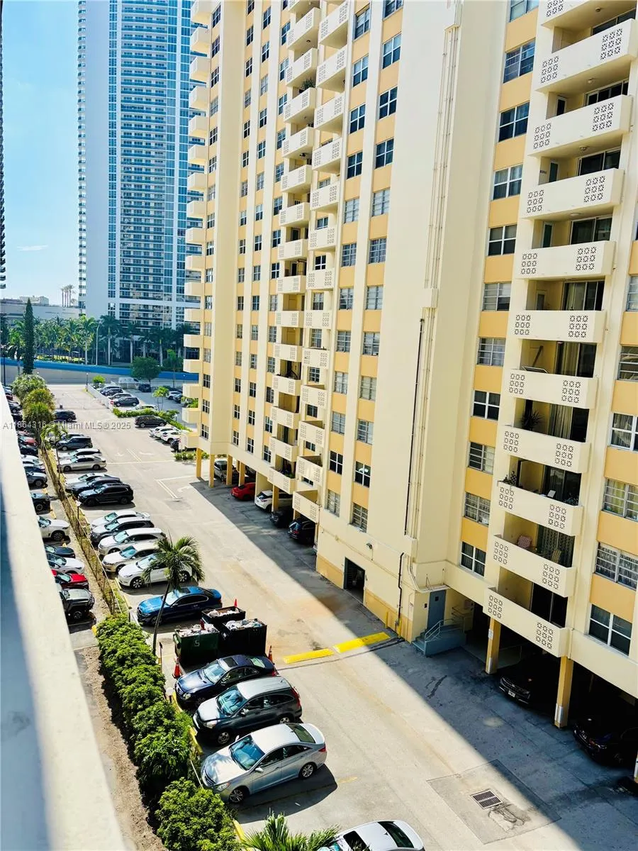 1817 S Ocean Dr, #622