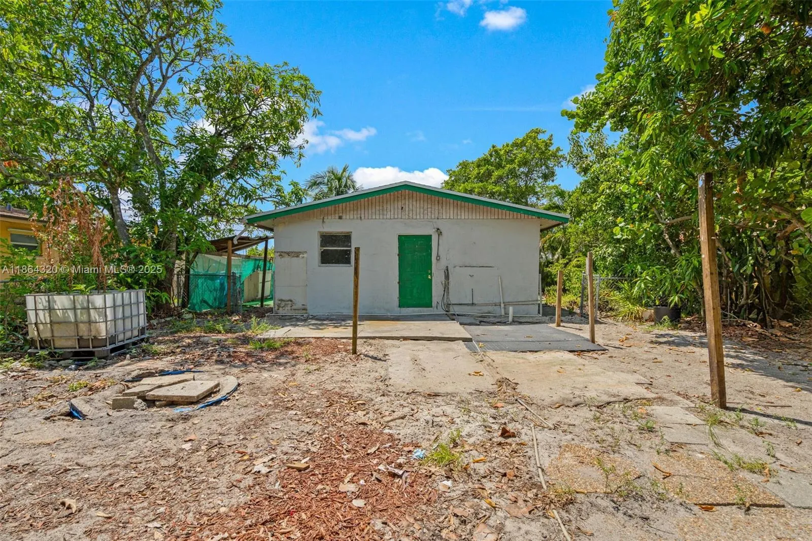 2433 NW 20th St