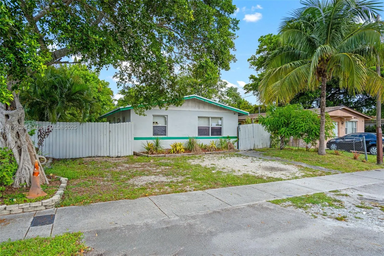 2433 NW 20th St