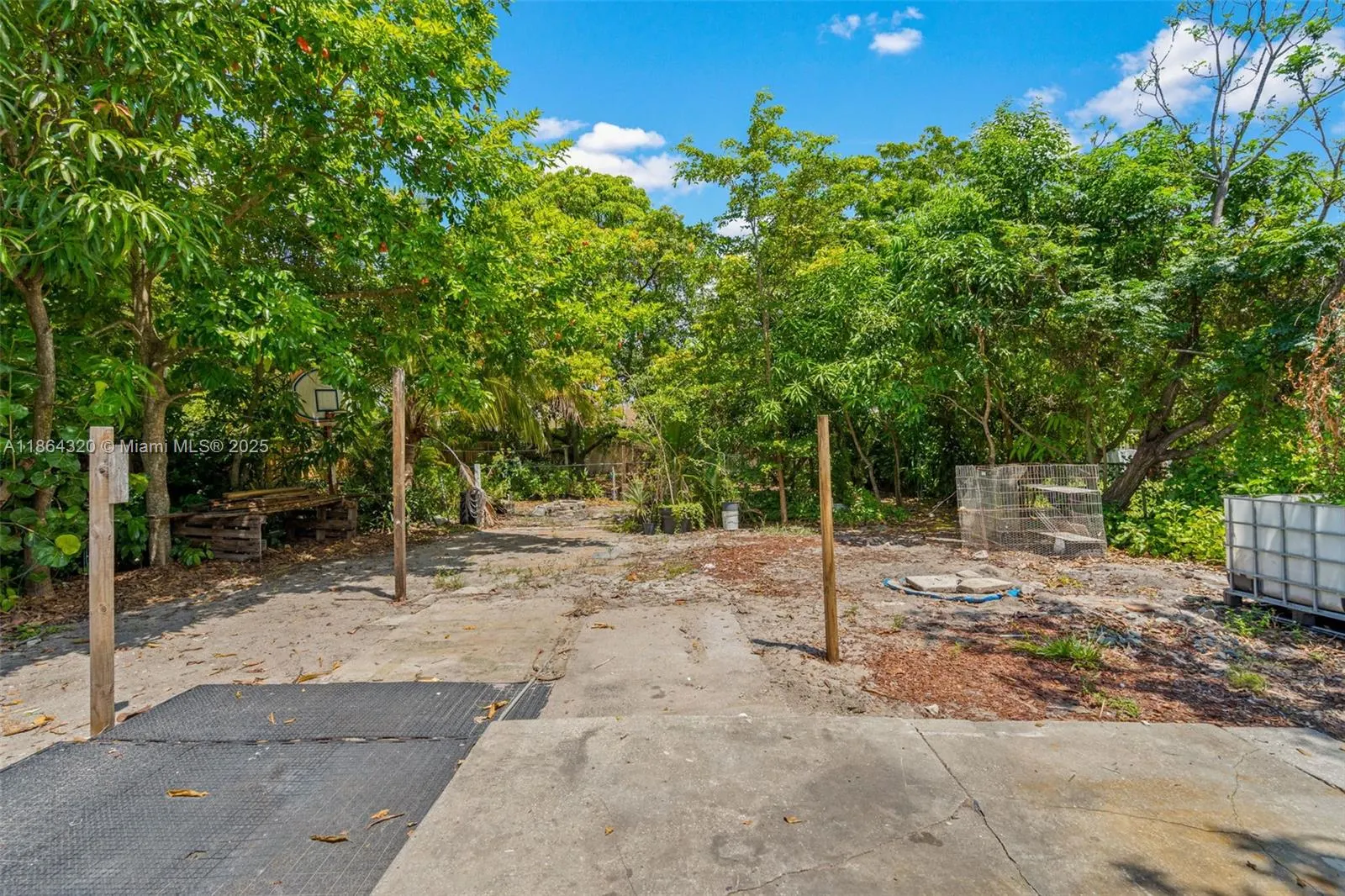 2433 NW 20th St