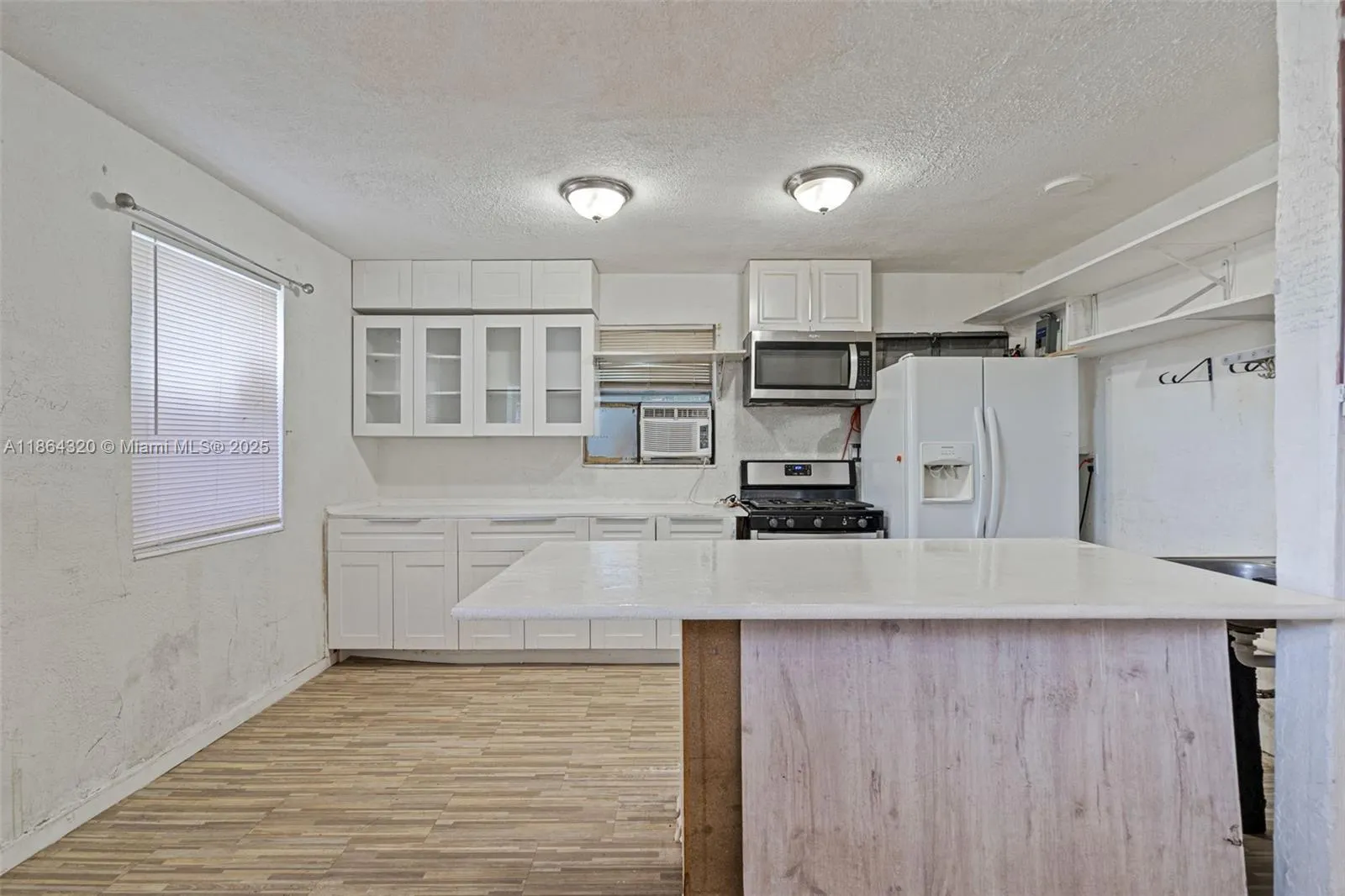 2433 NW 20th St
