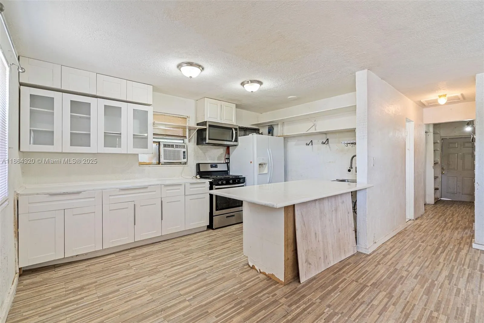 2433 NW 20th St