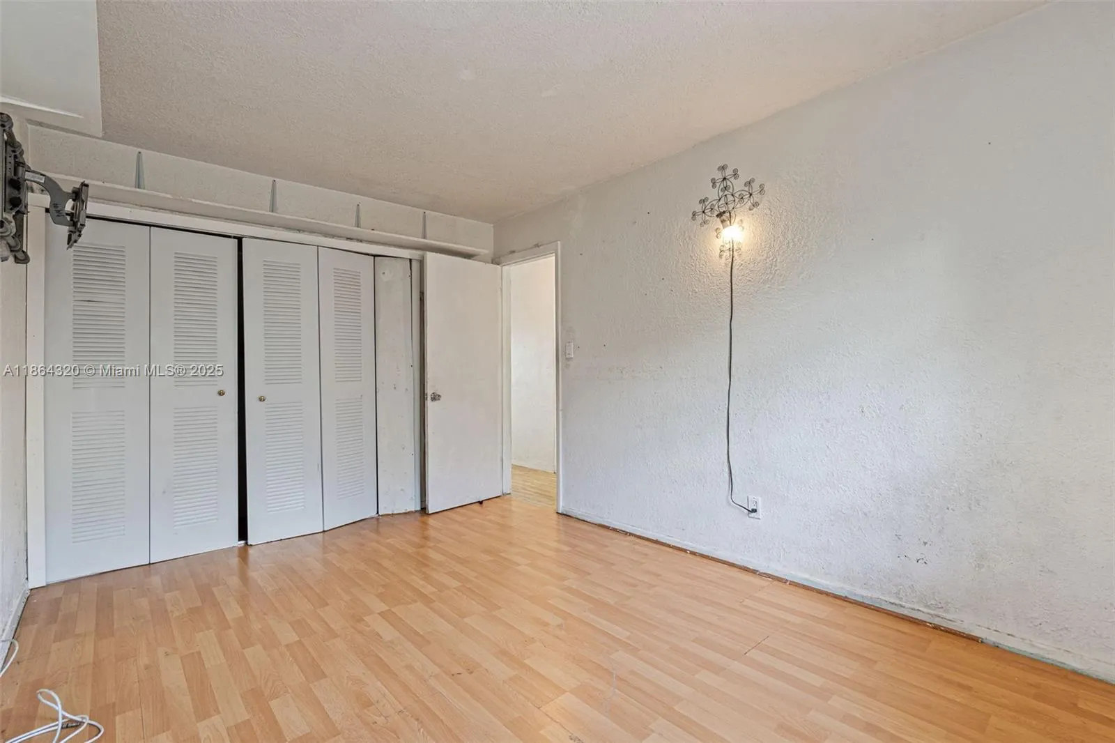 2433 NW 20th St