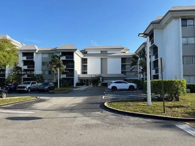 721 N Pine Island Rd, #214