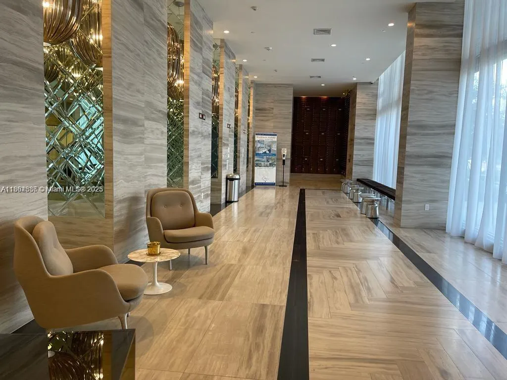 2000 Metropica Way, #805