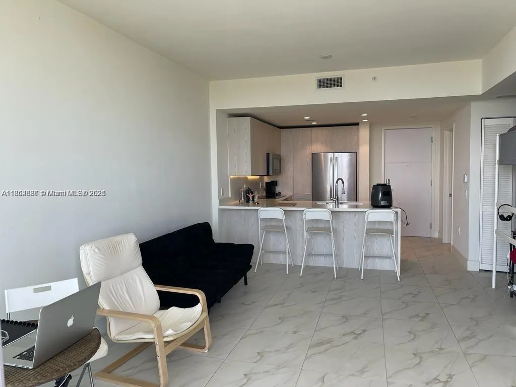 2000 Metropica Way, #805