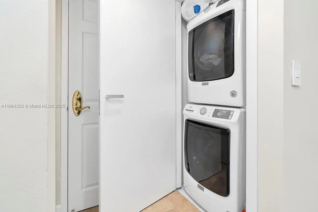 18671 Collins Ave, #1203