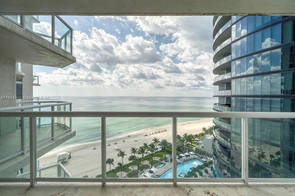 18671 Collins Ave, #1203