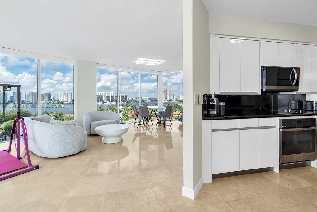 18671 Collins Ave, #1203