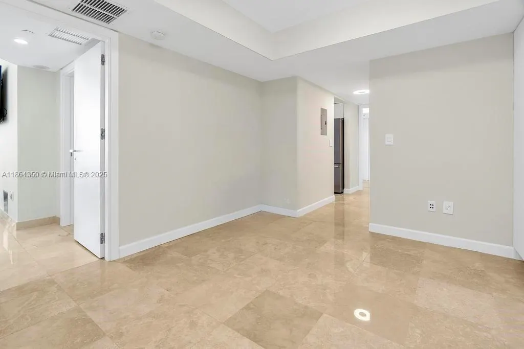 18671 Collins Ave, #1203