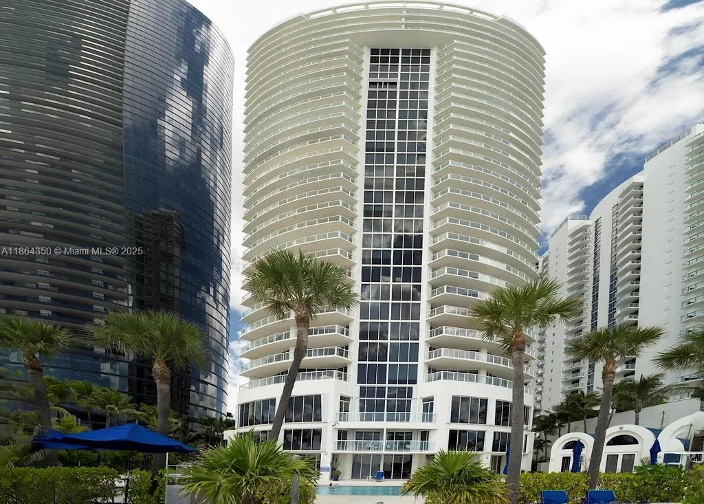 18671 Collins Ave, #1203