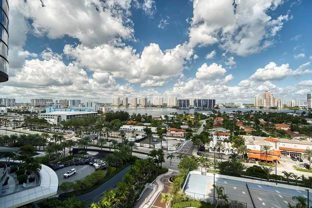 18671 Collins Ave, #1203