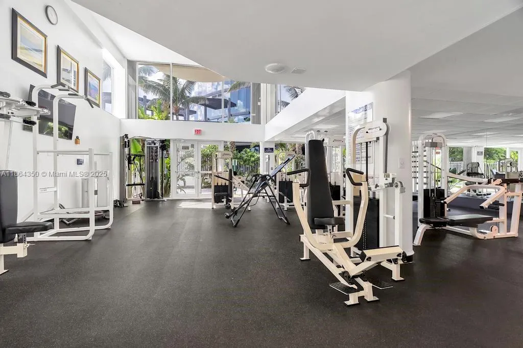 18671 Collins Ave, #1203