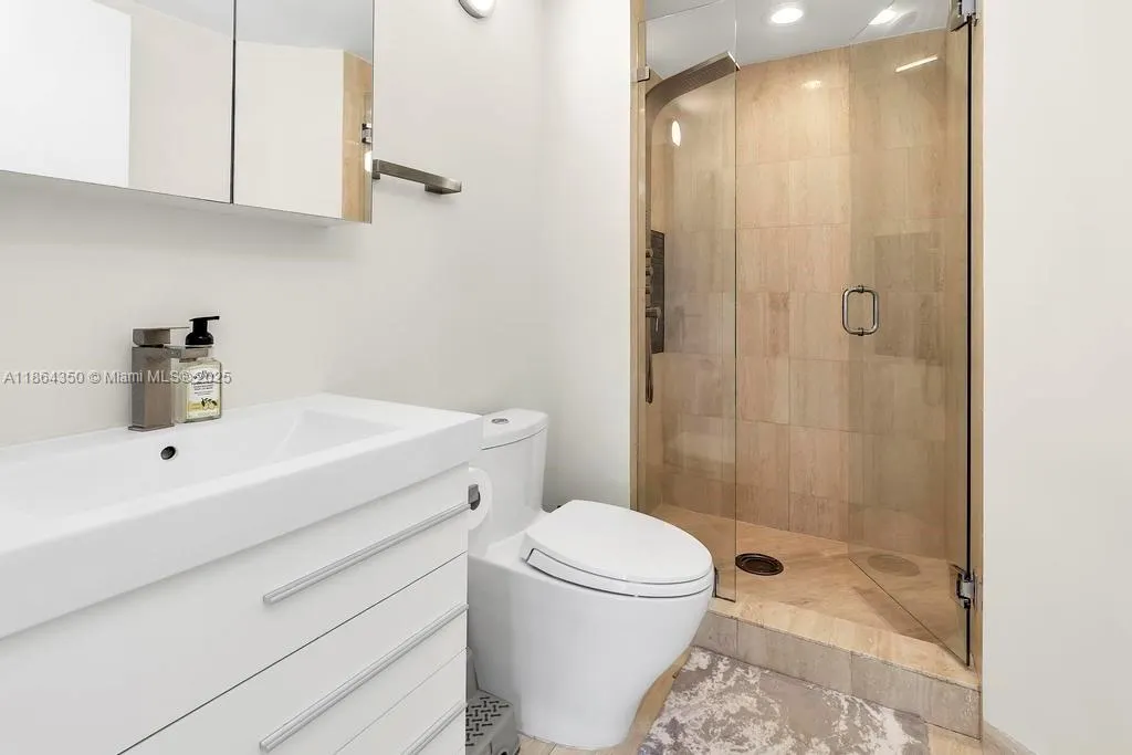 18671 Collins Ave, #1203