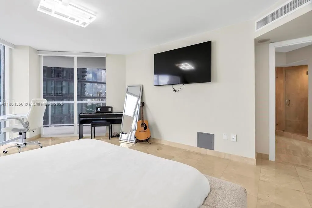 18671 Collins Ave, #1203