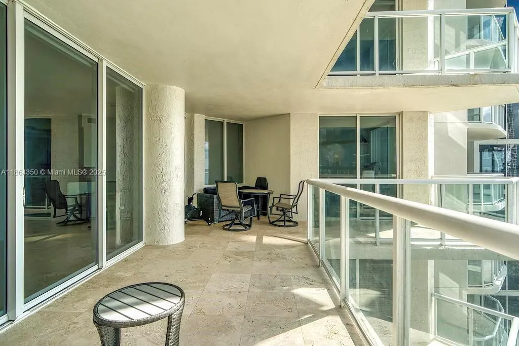 18671 Collins Ave, #1203
