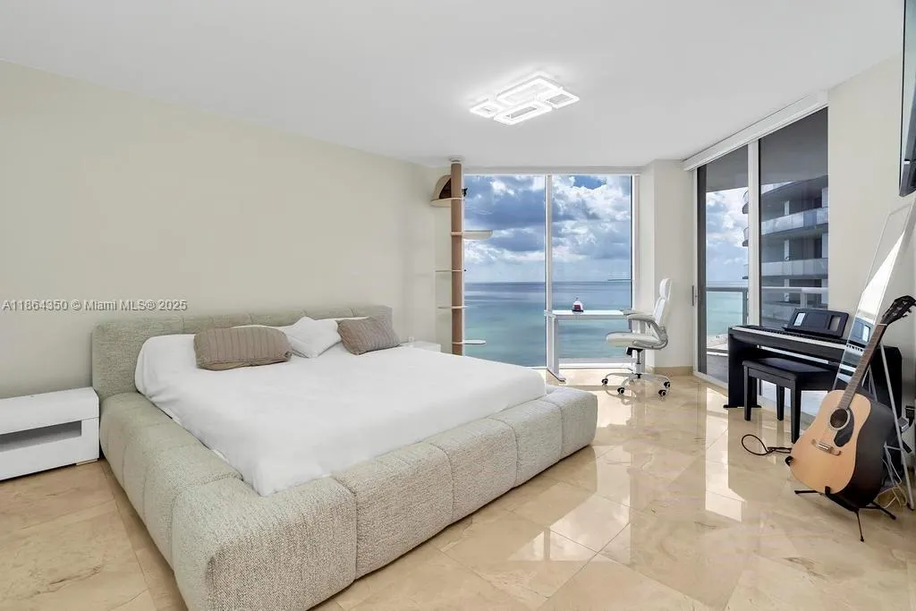 18671 Collins Ave, #1203