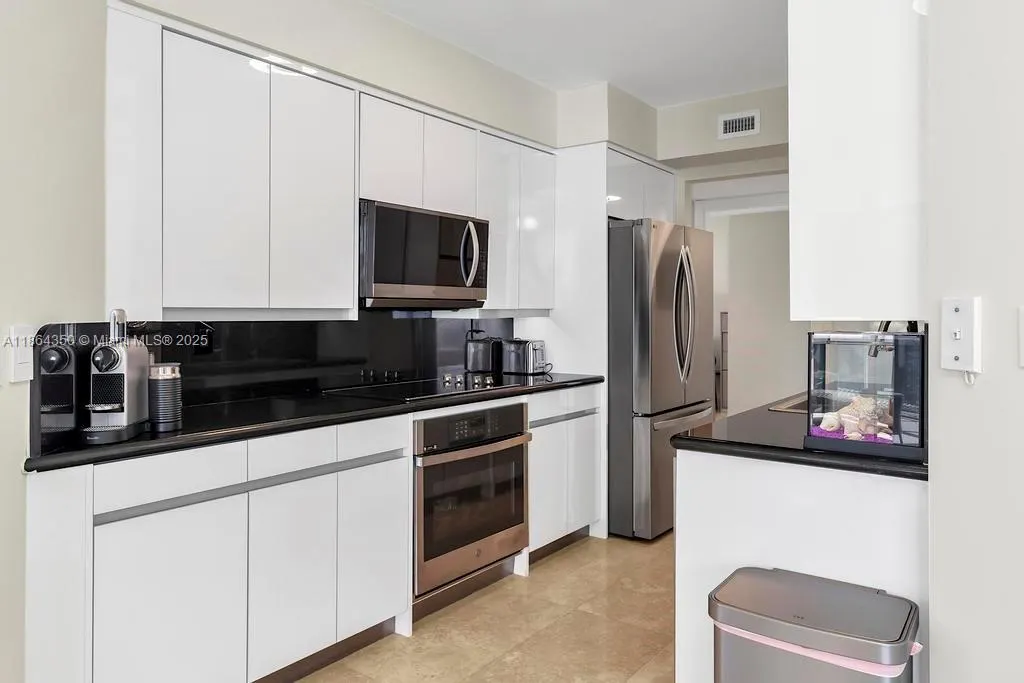 18671 Collins Ave, #1203