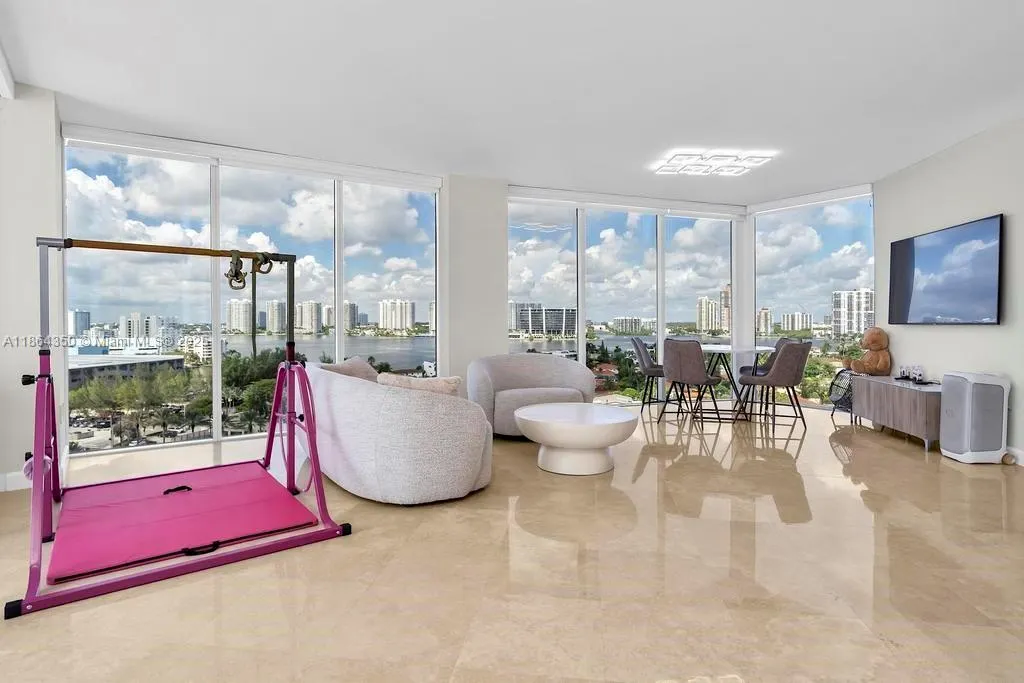 18671 Collins Ave, #1203