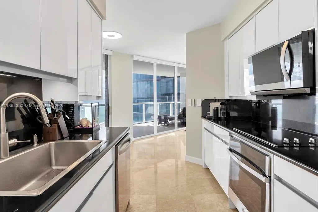 18671 Collins Ave, #1203