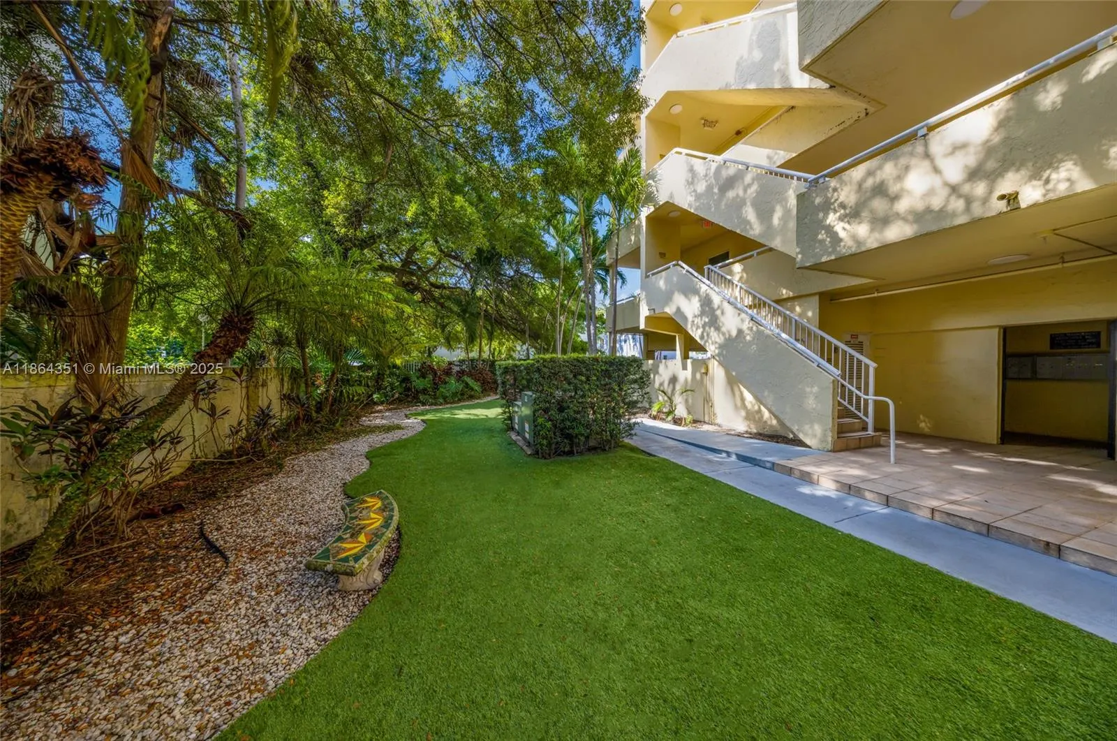 5839 SW 74th Ter, #305