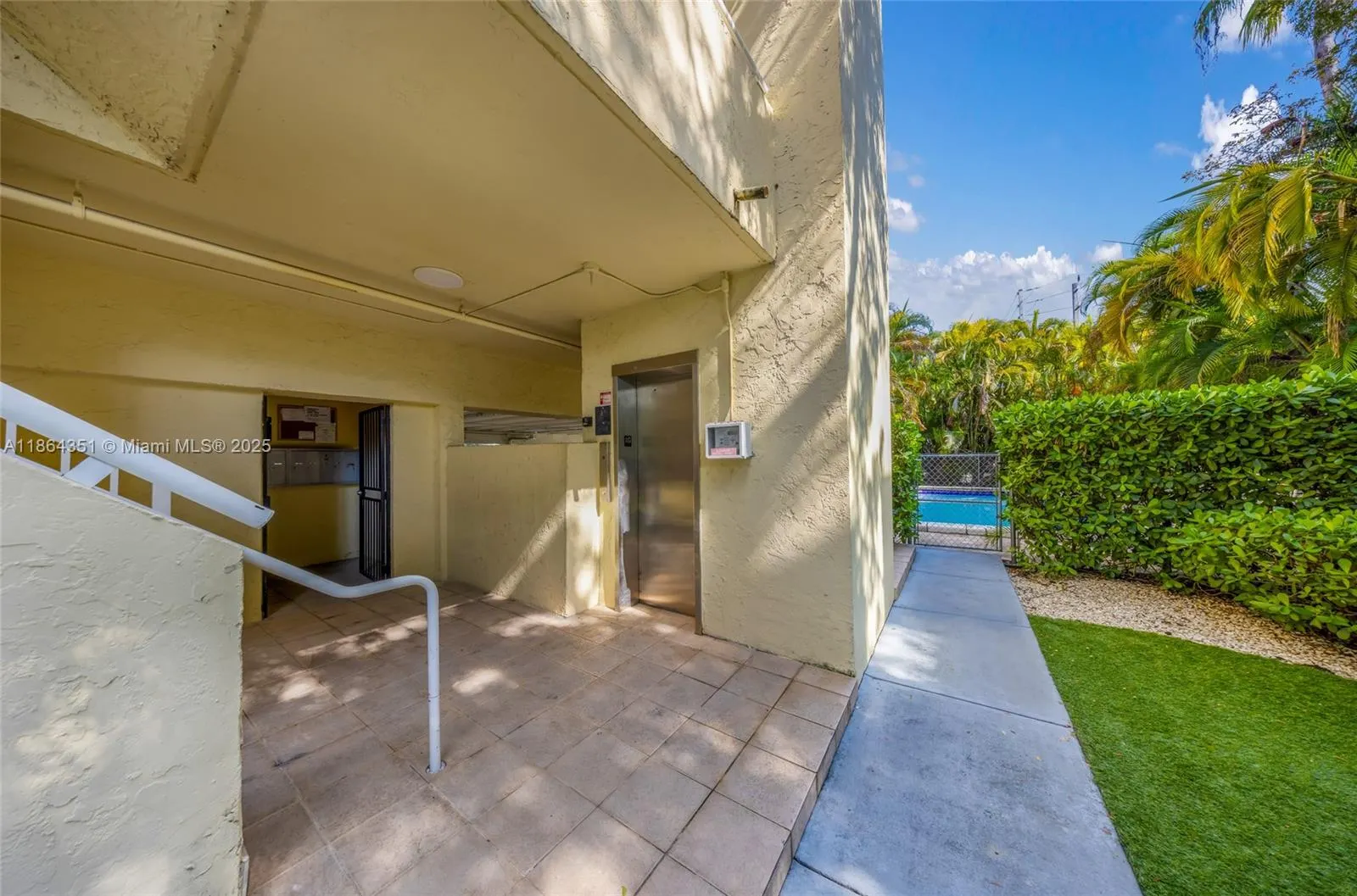 5839 SW 74th Ter, #305