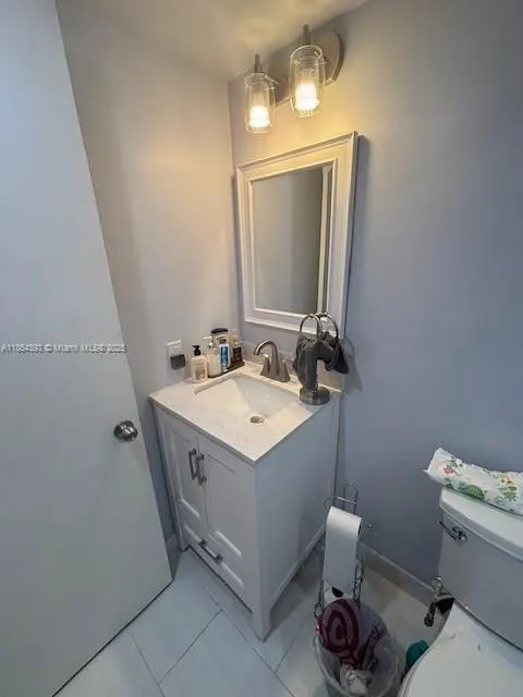 10709 W Clairmont Cir, #111