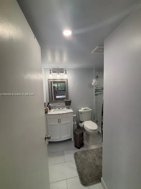 10709 W Clairmont Cir, #111