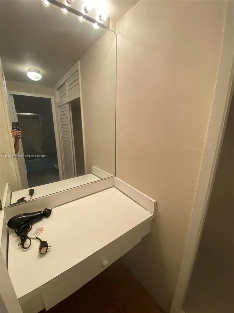 1408 SE Brickell Bay Dr, #216