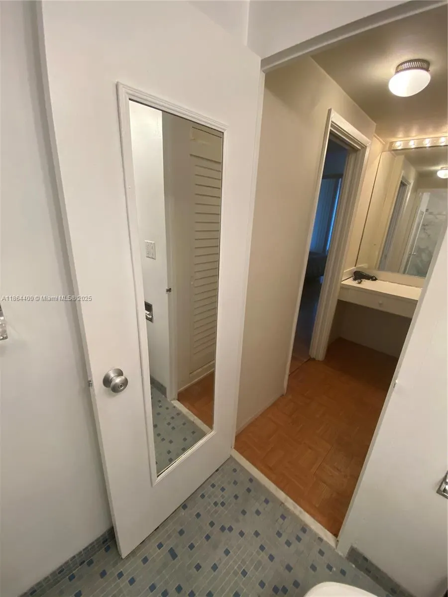 1408 SE Brickell Bay Dr, #216