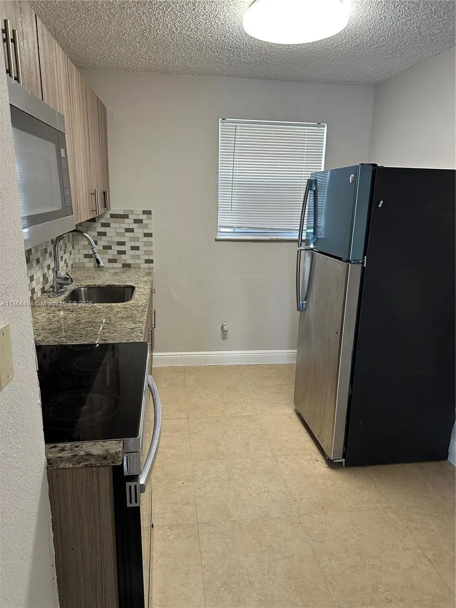 1541 NW 2nd St, #B