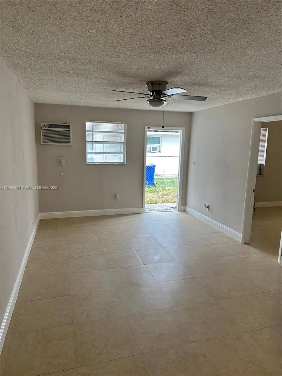 1541 NW 2nd St, #B
