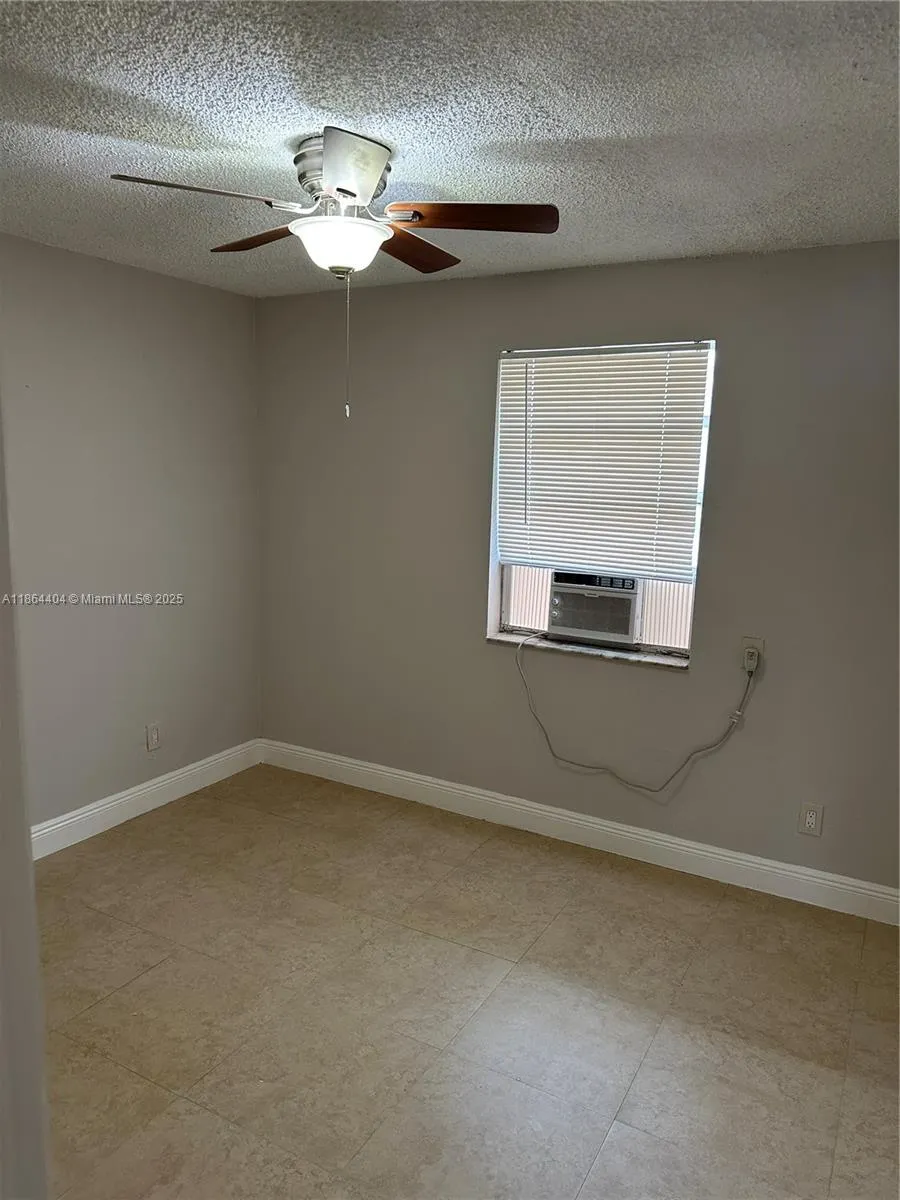 1541 NW 2nd St, #B