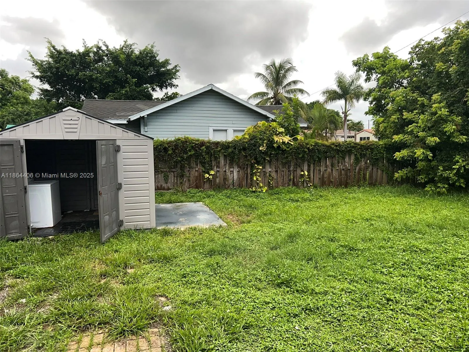 802 S 24th Ave
