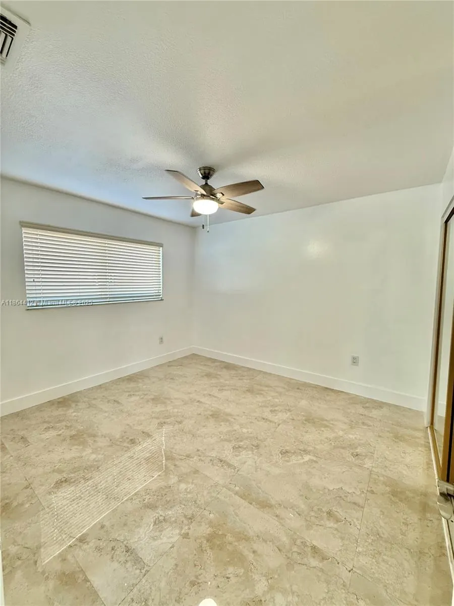590 E 52nd St, #590