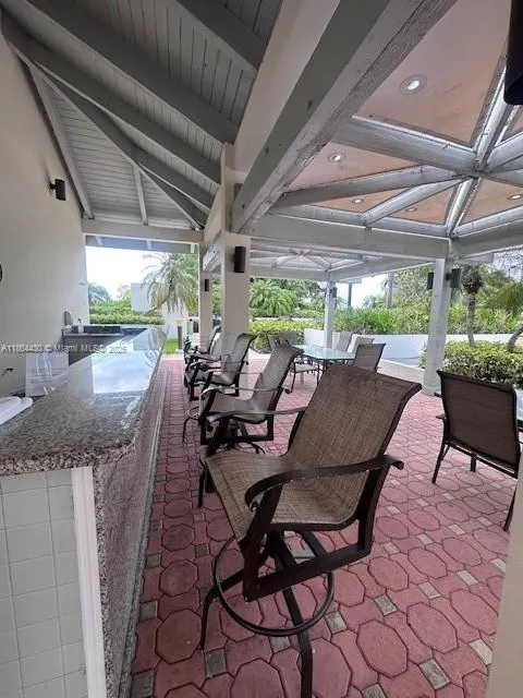 1000 W Island Blvd, #1511