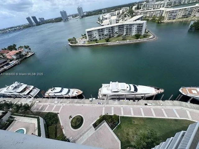 1000 W Island Blvd, #1511