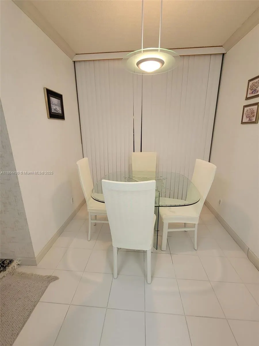 1000 W Island Blvd, #1511